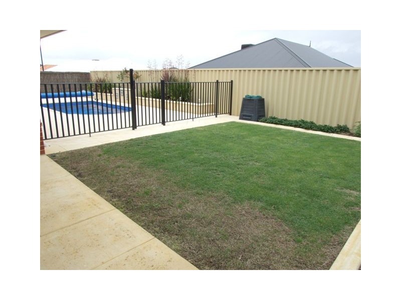 33 Thurleigh Approach, Butler WA 6036