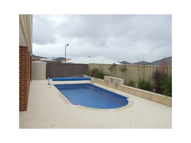 33 Thurleigh Approach, Butler WA 6036