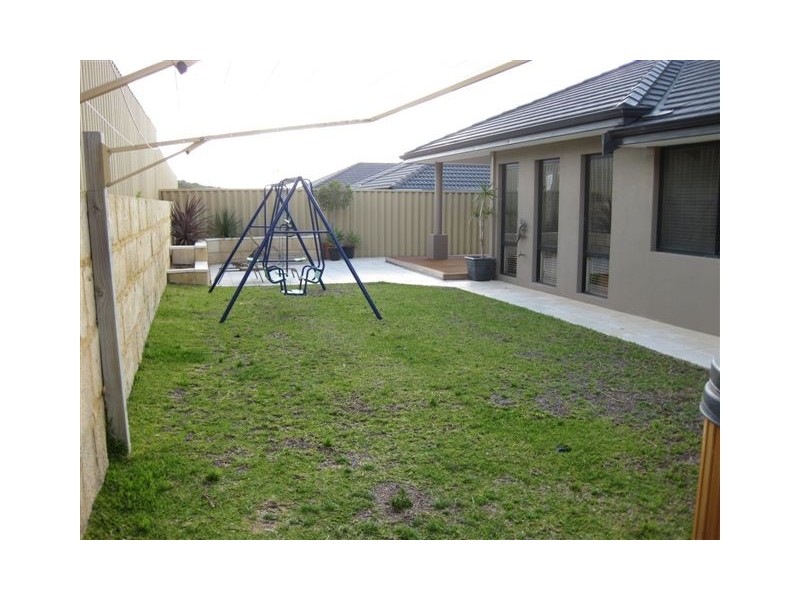 44  Barmouth Loop, Butler WA 6036