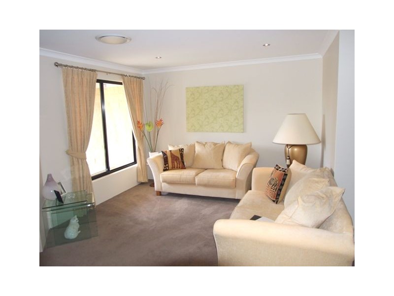 86  Golf Links Drive, Carramar WA 6031