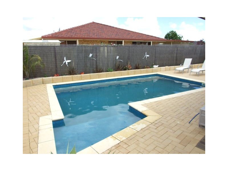 86  Golf Links Drive, Carramar WA 6031