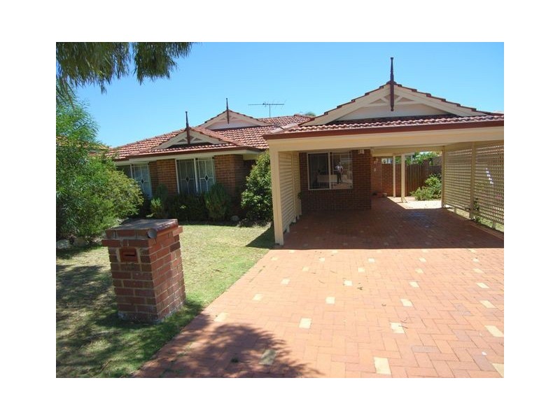 28 Houghton Drive, Carramar WA 6031