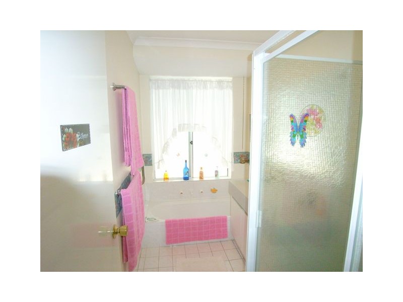 28 Houghton Drive, Carramar WA 6031