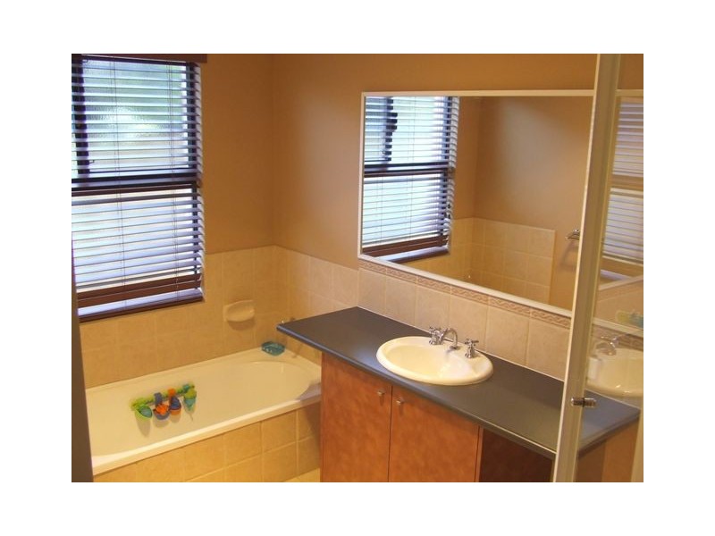 4  Jinkins Way, Madeley WA 6065