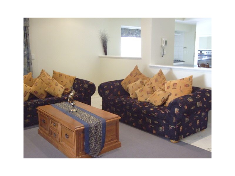 5  Keatons Lane, Iluka WA 6028