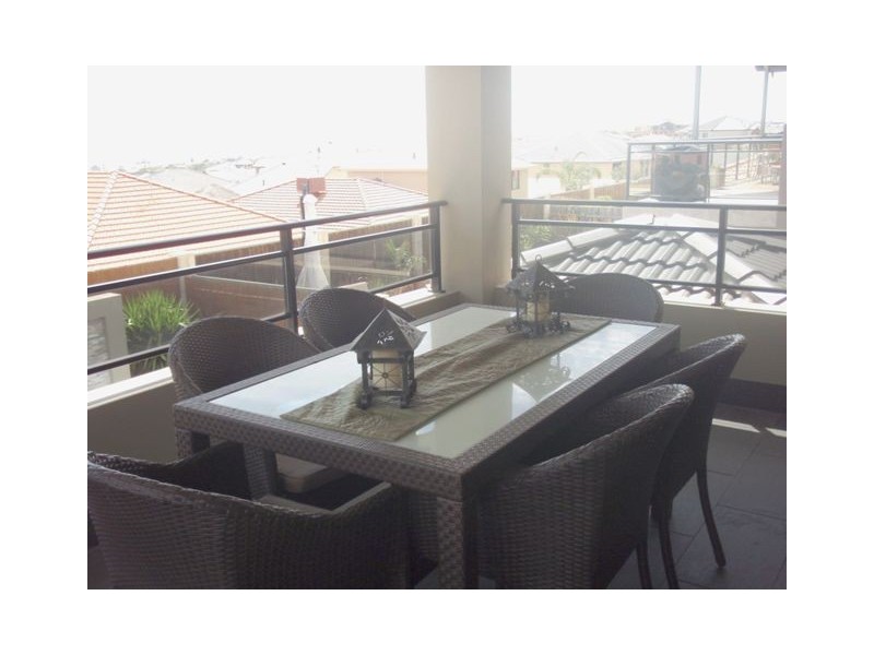 35 Halifax Boulevard, Mindarie WA 6030