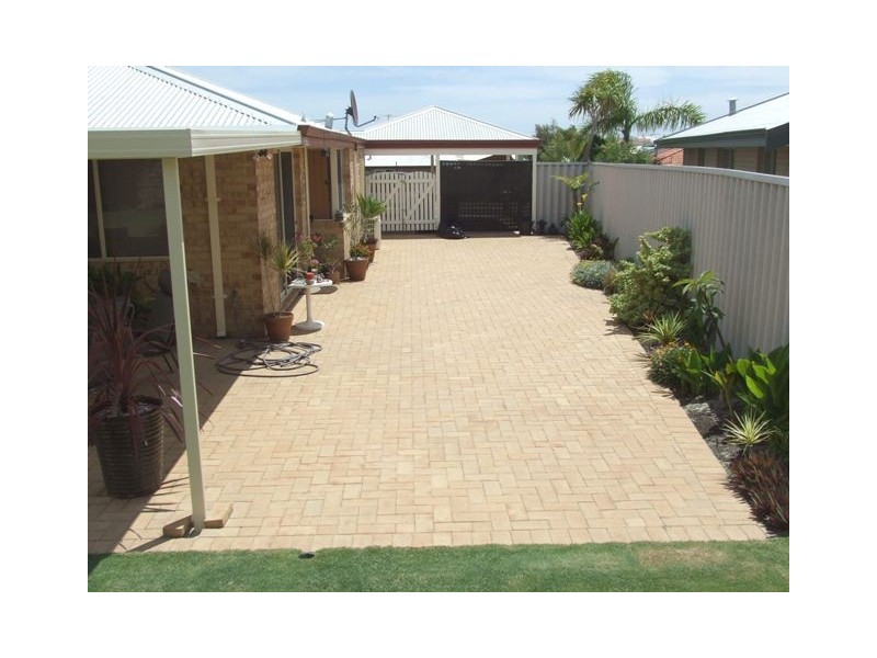 111 St Barnabas Boulevard, Quinns Rocks WA 6030