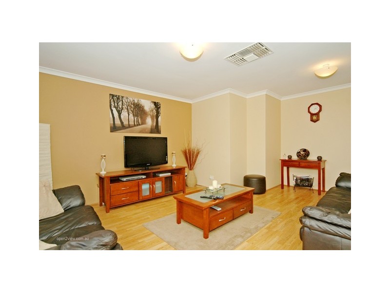 6  Doon Court, Kinross WA 6028