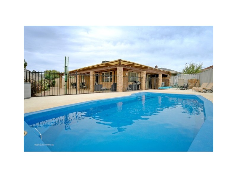 6  Doon Court, Kinross WA 6028