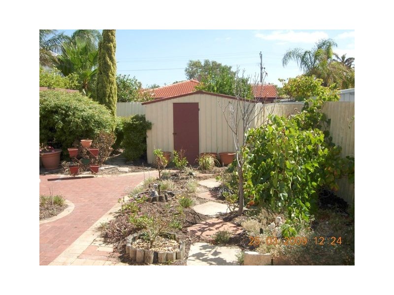 9  Byrne Close, Padbury WA 6025