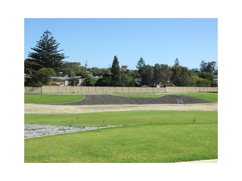 15  Abrolhos Close, Two Rocks WA 6037