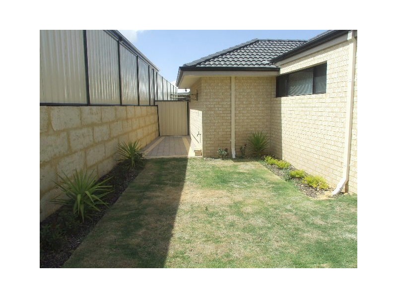 6 Liberty Drive, Clarkson WA 6030