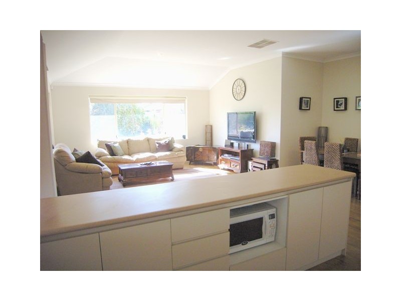 47  Houghton Drive, Carramar WA 6031