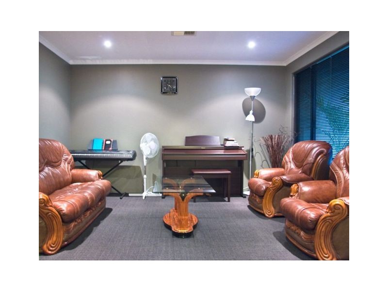 14 Kilgetty Gate, Butler WA 6036