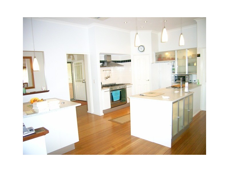 10 Mersin Drive, Mindarie WA 6030