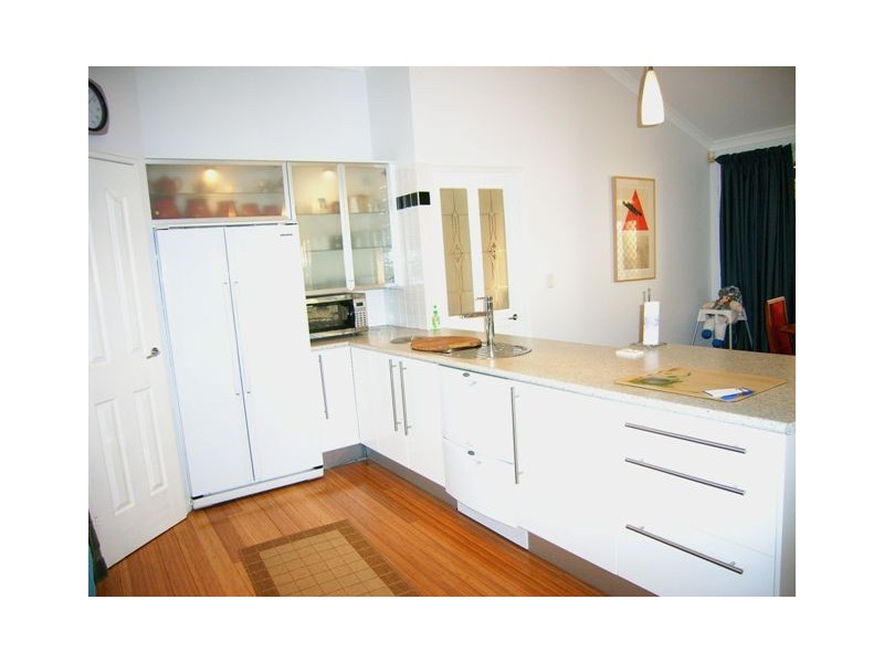 10 Mersin Drive, Mindarie WA 6030