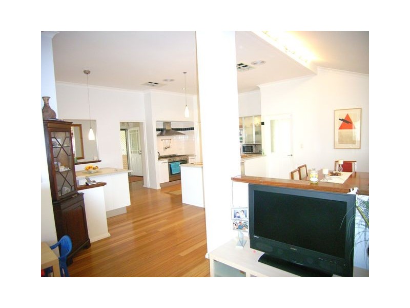 10 Mersin Drive, Mindarie WA 6030