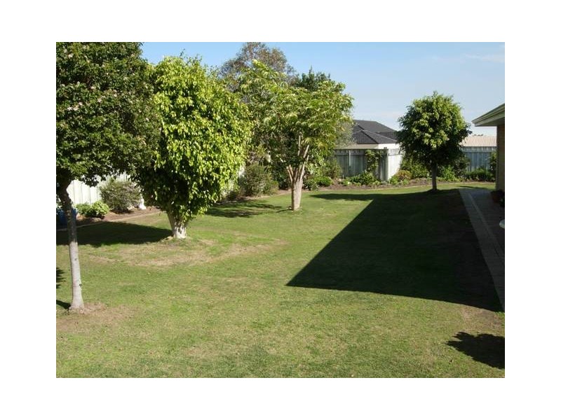 6 Canterbury Circle, Currambine WA 6028