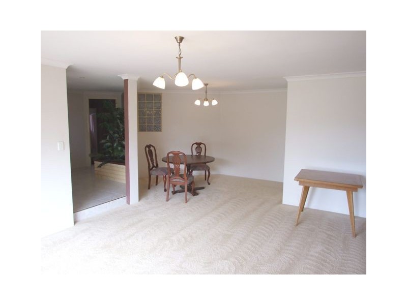 16 Vilamour Close, Currambine WA 6028