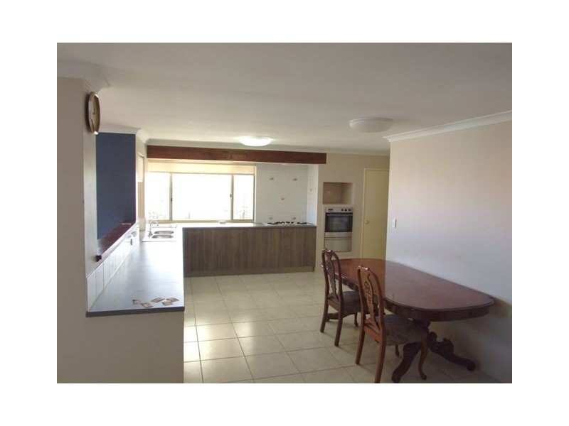 16 Vilamour Close, Currambine WA 6028