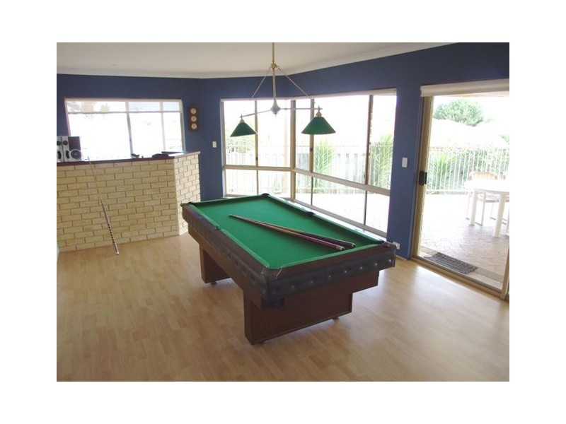 16 Vilamour Close, Currambine WA 6028