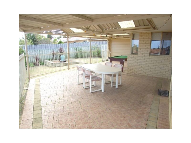 16 Vilamour Close, Currambine WA 6028