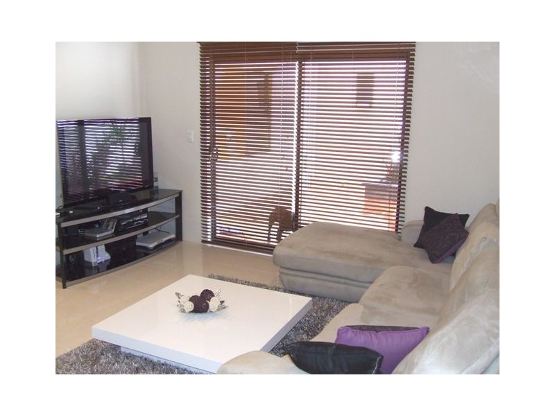 2/27B  Stroughton Road, Westminster WA 6061