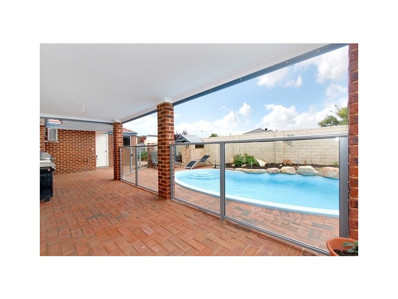 9 Bluff Way, Mindarie WA 6030