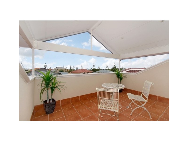 9 Bluff Way, Mindarie WA 6030