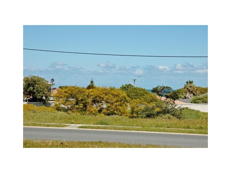 4  St Ives Drive, Yanchep WA 6035