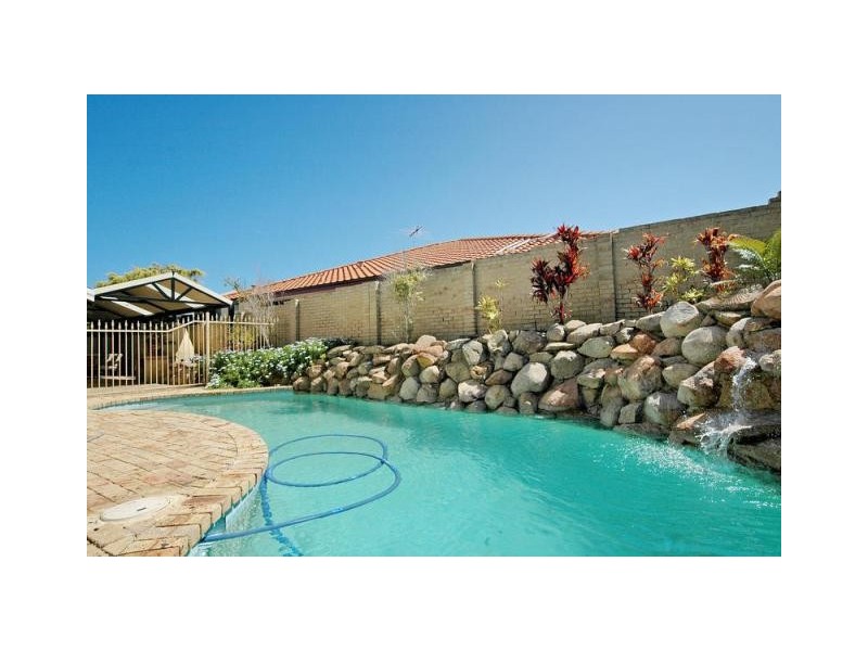 4 Tees Court, Mindarie WA 6030