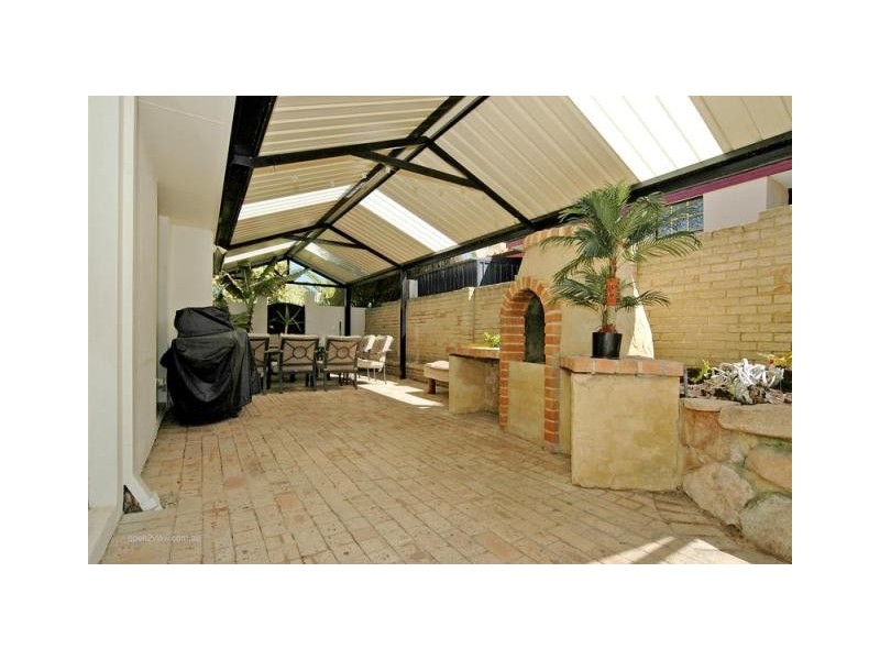 4 Tees Court, Mindarie WA 6030