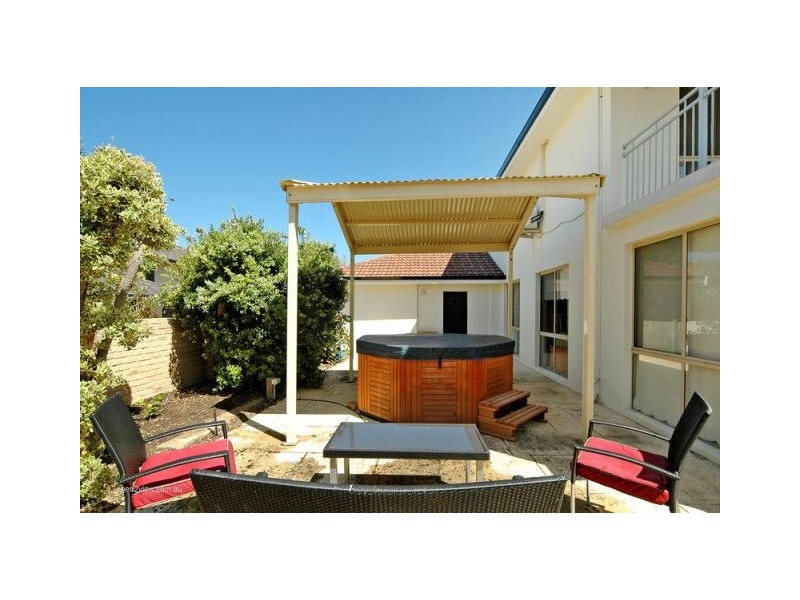 4 Tees Court, Mindarie WA 6030