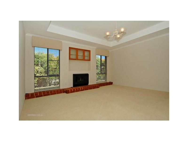 30 Rochester Drive, Mindarie WA 6030