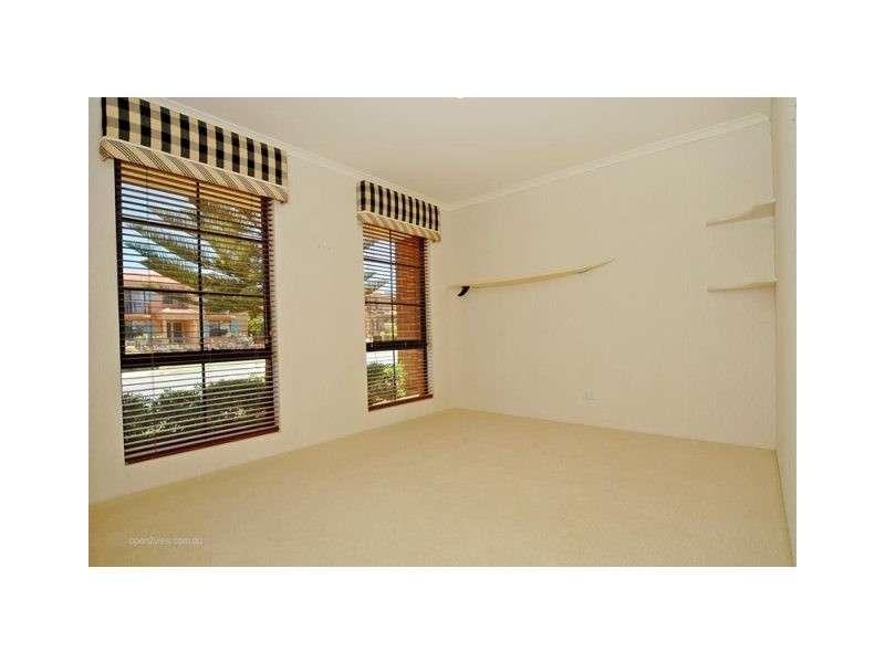 30 Rochester Drive, Mindarie WA 6030