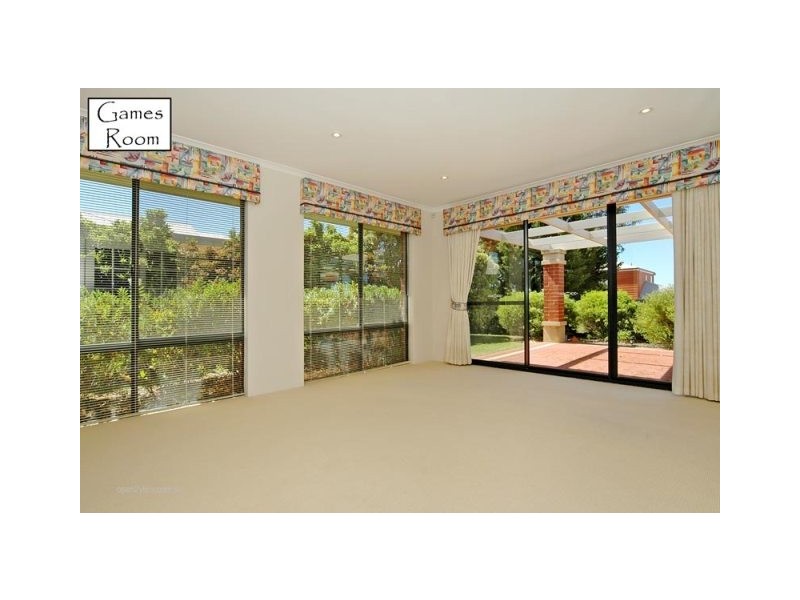 30 Rochester Drive, Mindarie WA 6030