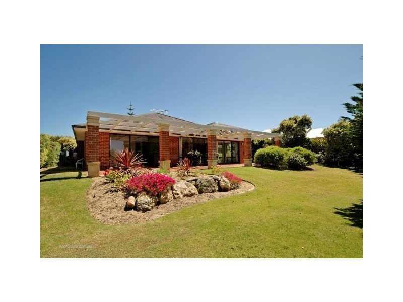 30 Rochester Drive, Mindarie WA 6030