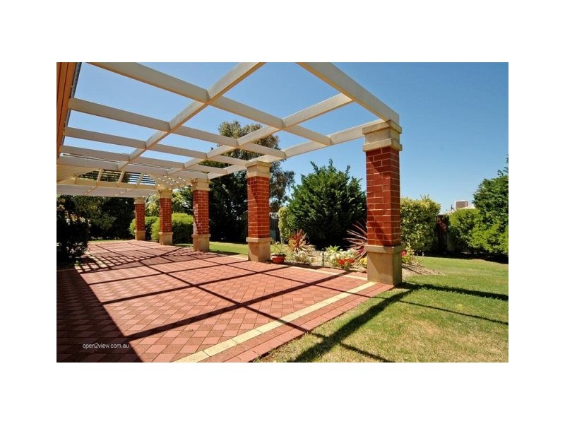 30 Rochester Drive, Mindarie WA 6030