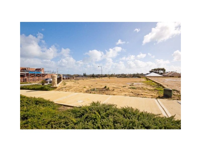 27 Montebello Blvd, Two Rocks WA 6037