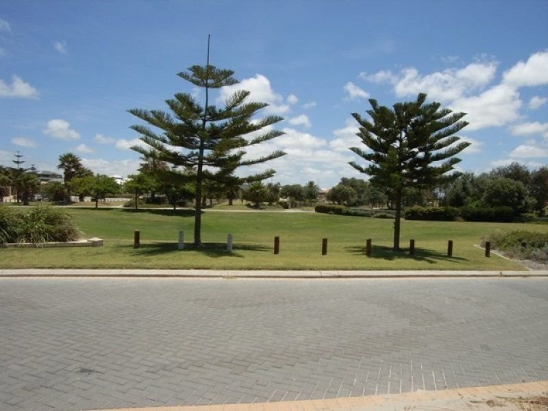 4 Nottingham Green, Quinns Rocks WA 6030