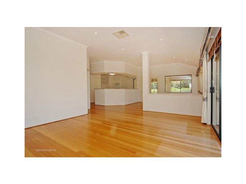 30 Rochester Drive, Mindarie WA 6030