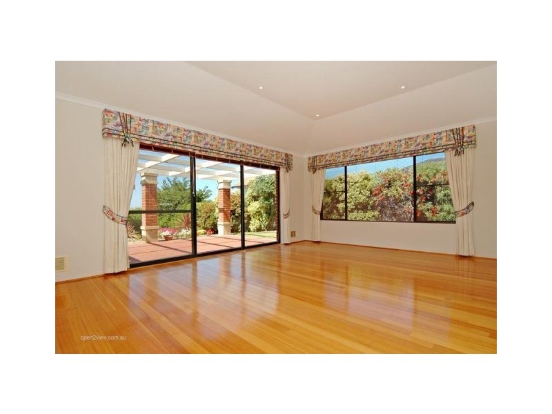 30 Rochester Drive, Mindarie WA 6030