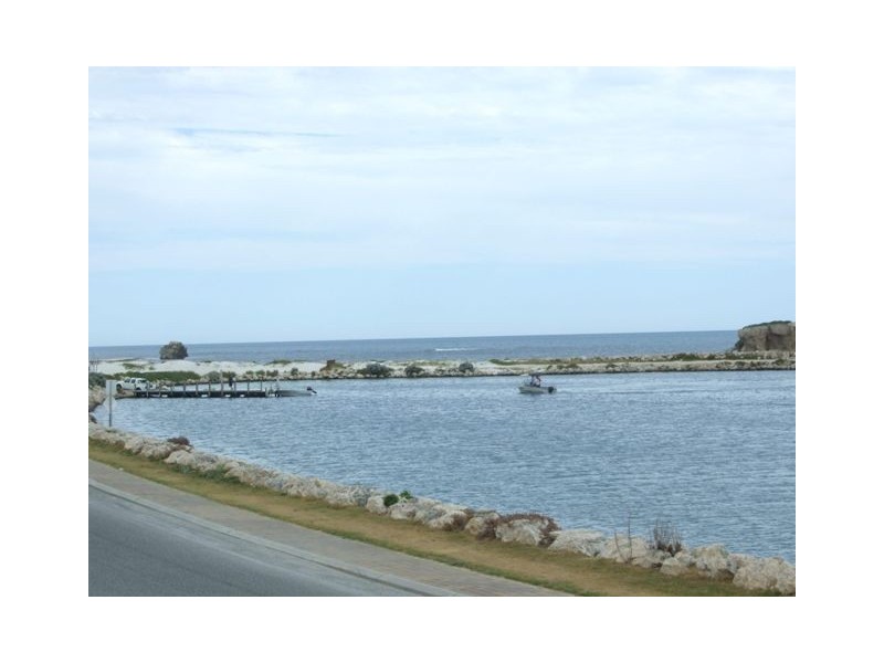 5 Shamrock Court, Two Rocks WA 6037