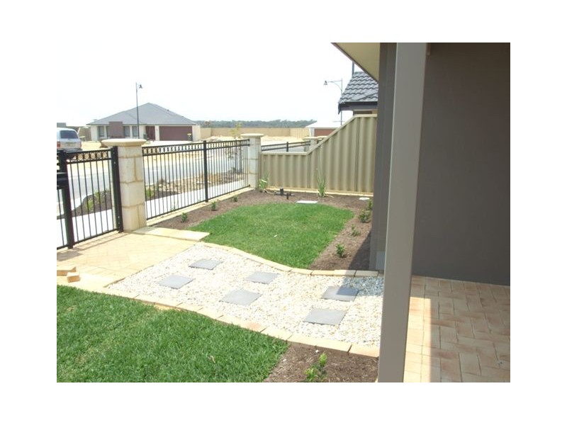 12 Finglas Meander, Butler WA 6036