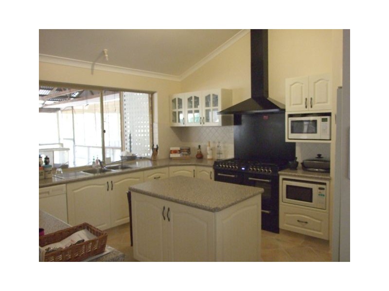 48 Ridgetop Trail, Bullsbrook WA 6084