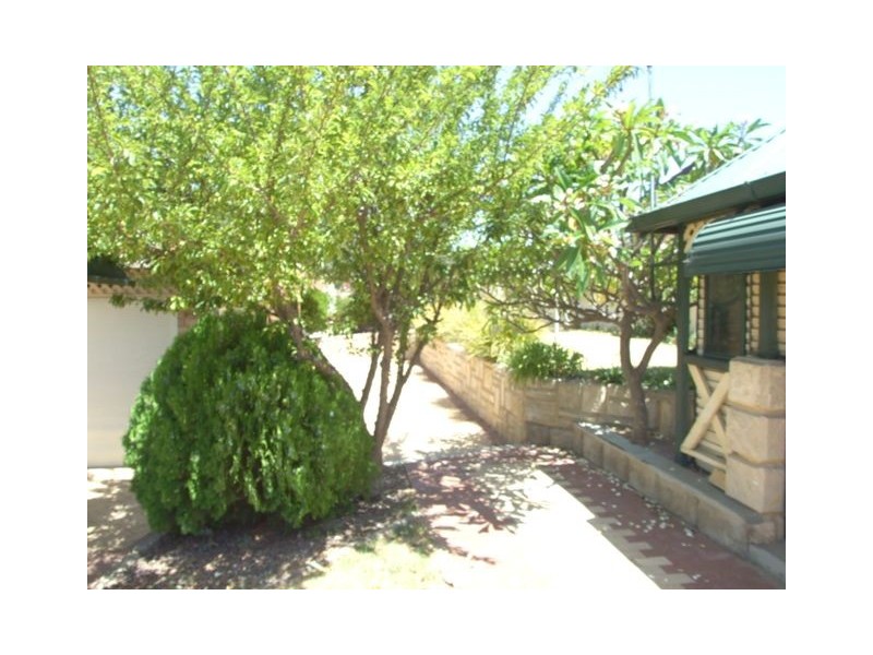 4 Newcap Place, Merriwa WA 6030