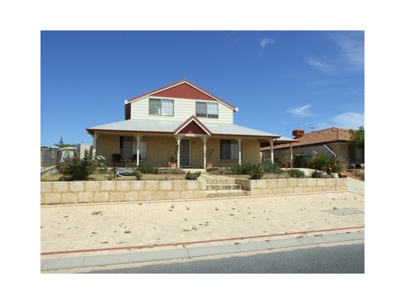 8 Burnett Drive, Clarkson WA 6030