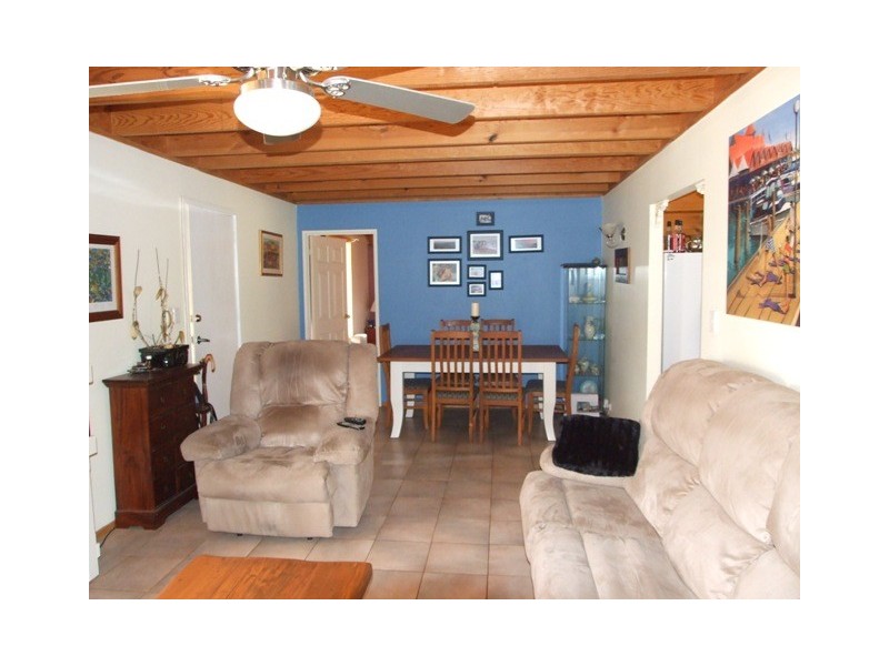 8 Burnett Drive, Clarkson WA 6030