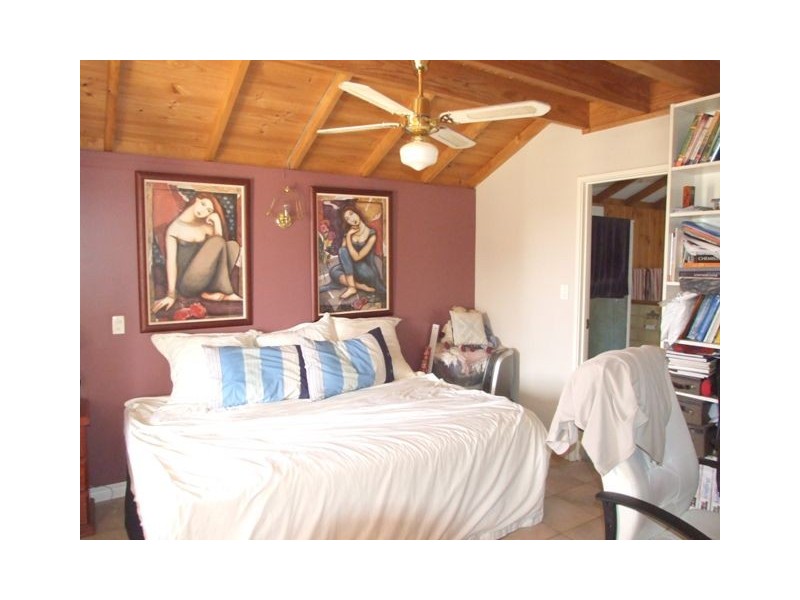 8 Burnett Drive, Clarkson WA 6030