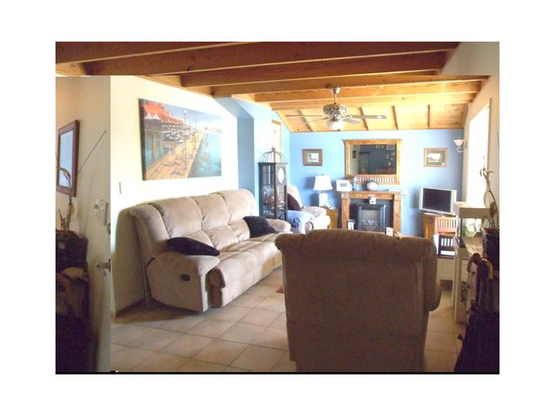 8 Burnett Drive, Clarkson WA 6030